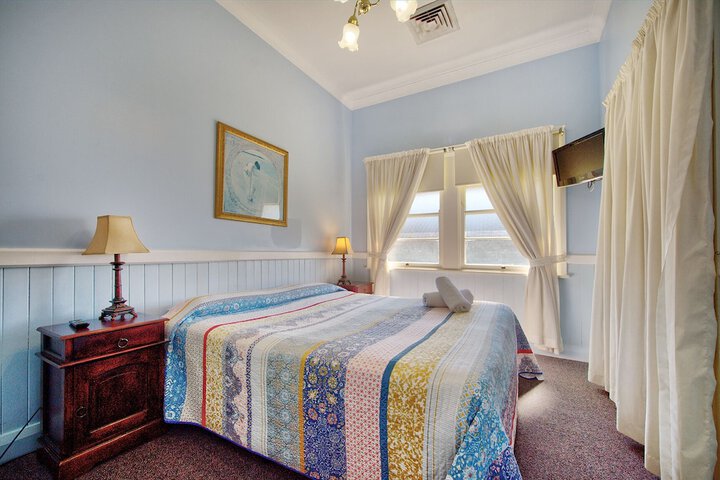 Room 27 of 78