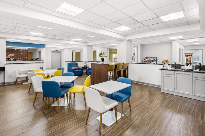 Breakfast/Coffee Service 54 of 70