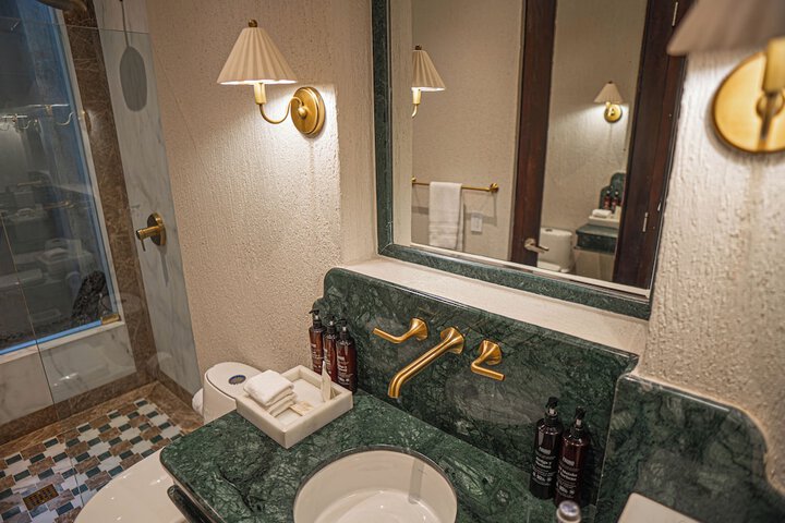 Room 21 of 65