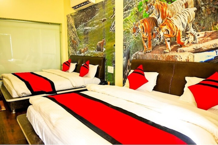 Room 4 of 81