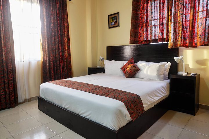 Room 3 of 33