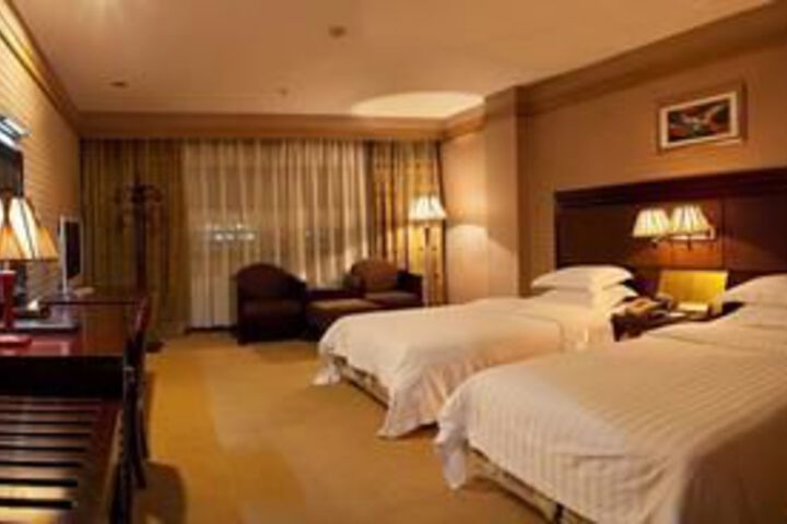 Room 12 of 36