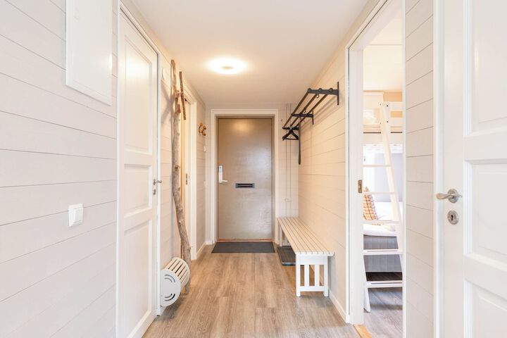 Room 2 of 36