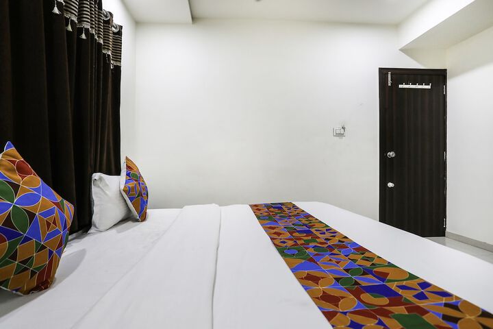 Room 17 of 34