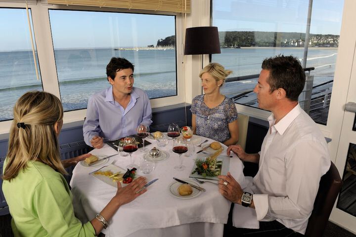 Dining 34 of 57