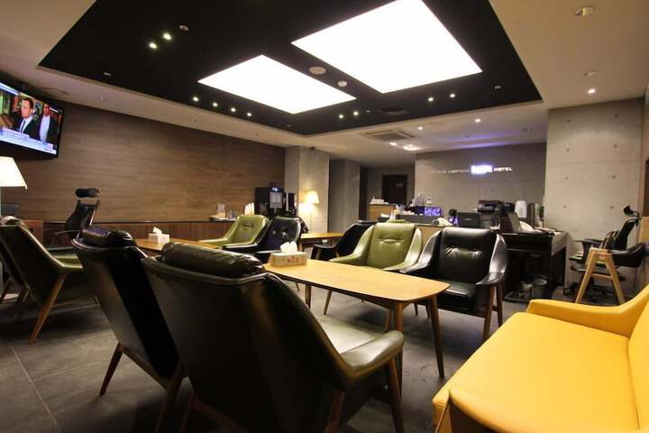 Guest Lobby