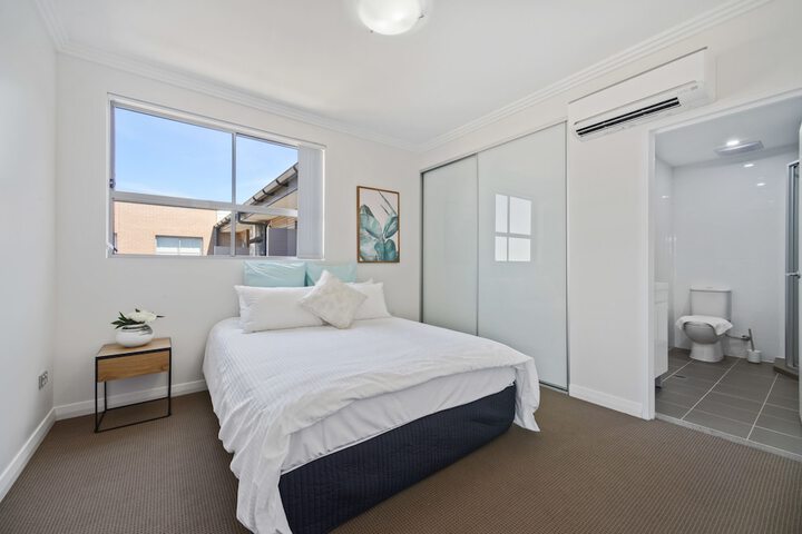 Room 4 of 11