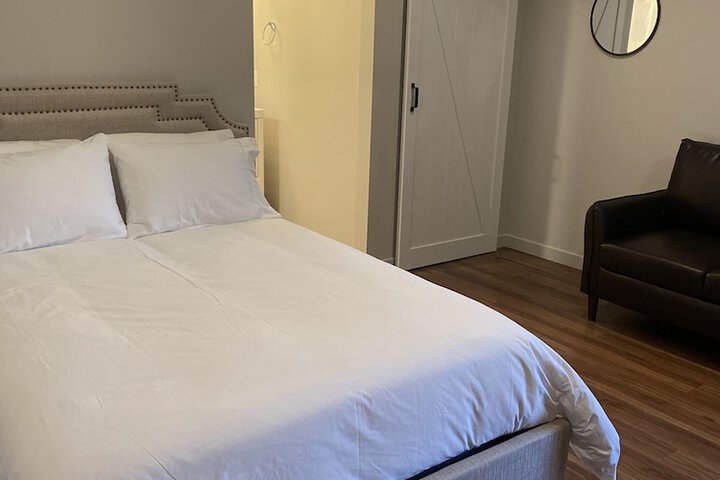 Room 5 of 27