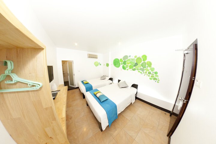 Room 11 of 35