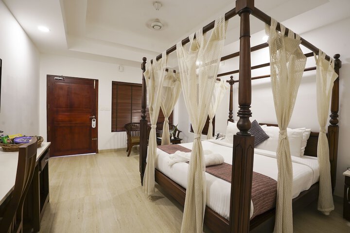 Room 5 of 44