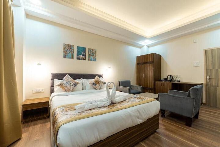 Room 2 of 21