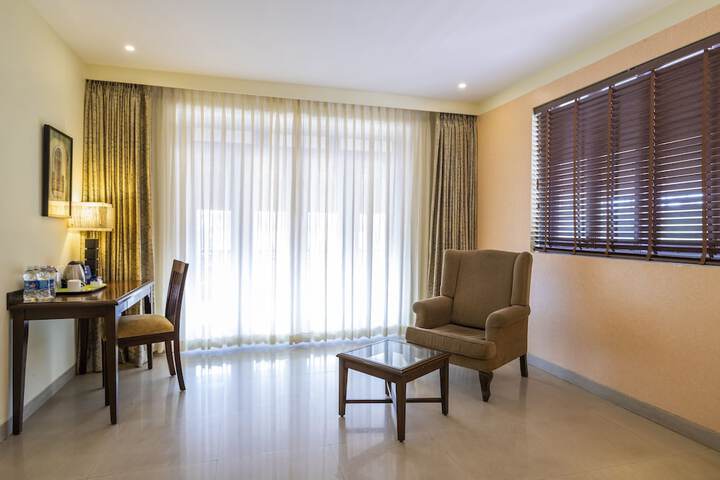 Room 12 of 36