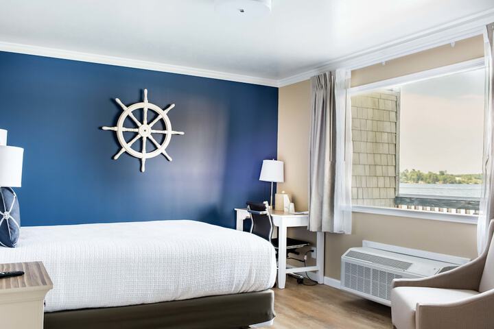 Room 8 of 74