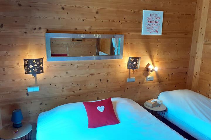 Room 14 of 60