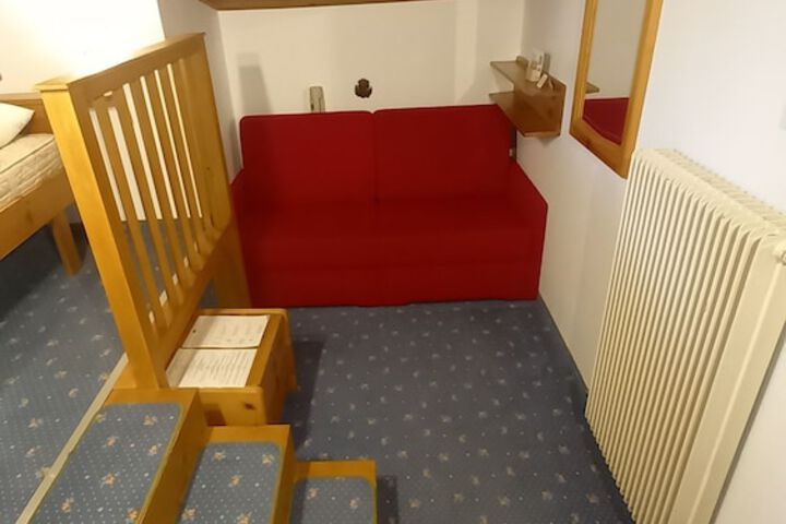 Room 43 of 92