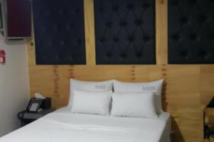 Kaizer Hotel