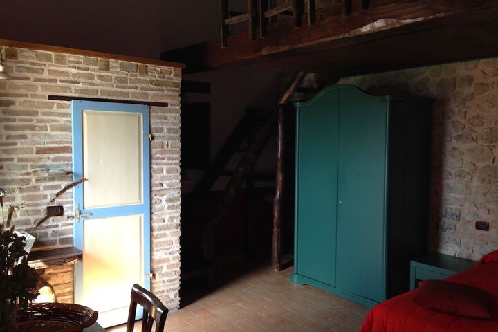 Room 2 of 31