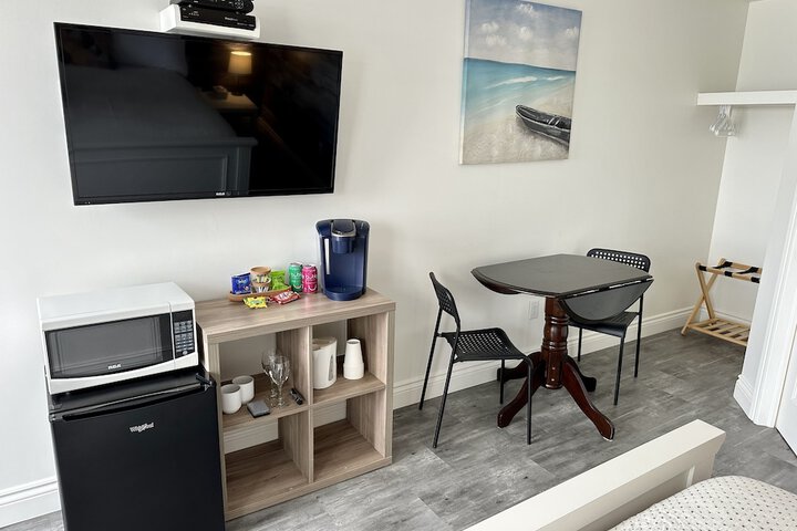 Room 4 of 11