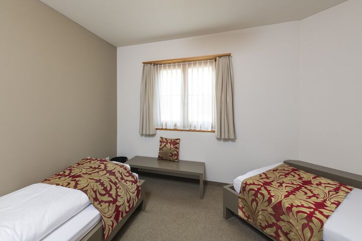Room 8 of 39