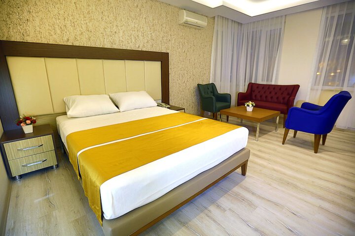 Room 10 of 48