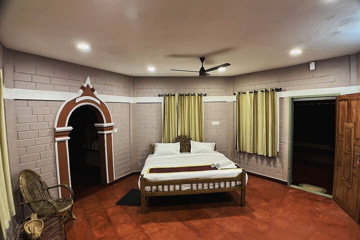 Room 32 of 60