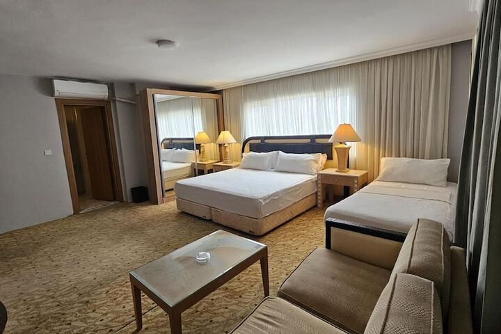 Room 23 of 116