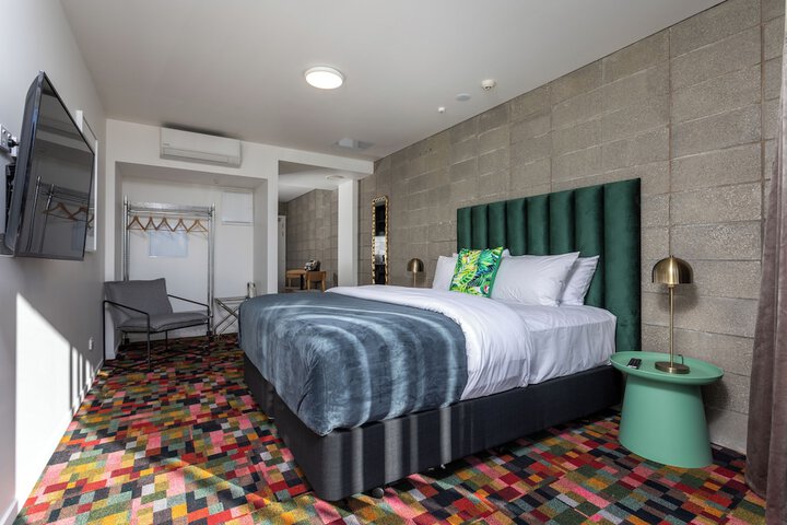 Room 2 of 111