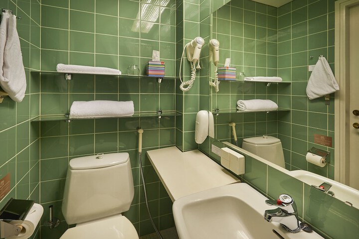 Clean Restrooms