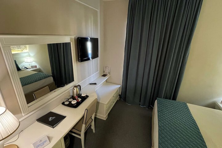 Room 87 of 164