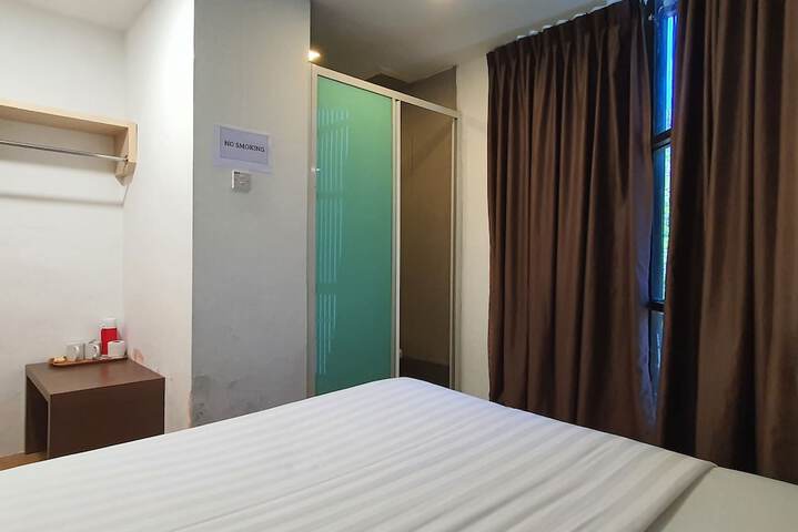 Room 8 of 35