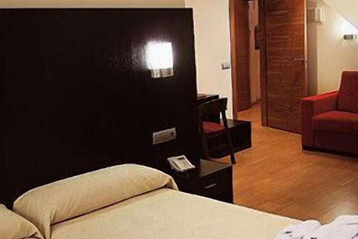 Room 6 of 36