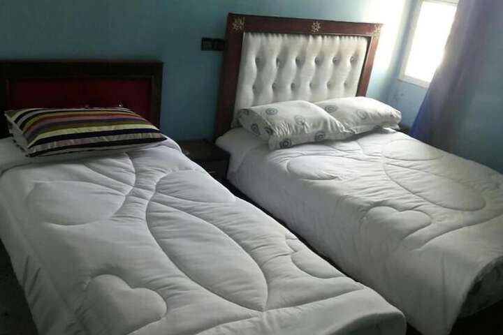 Room 6 of 10