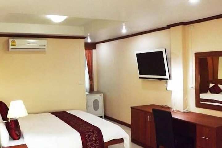 Room 3 of 43