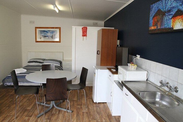 Room 11 of 27