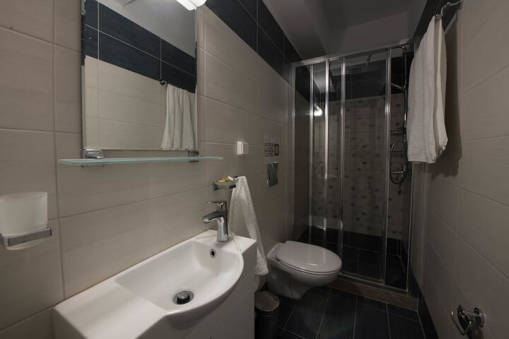 Room 12 of 15