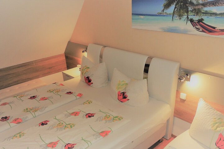 Room 49 of 272