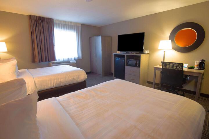 1 Double Bed Accessible (42 of 44)
