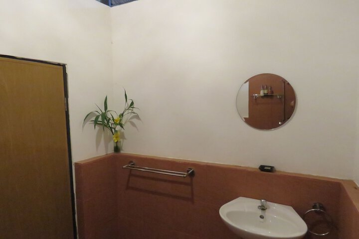 Room 17 of 27