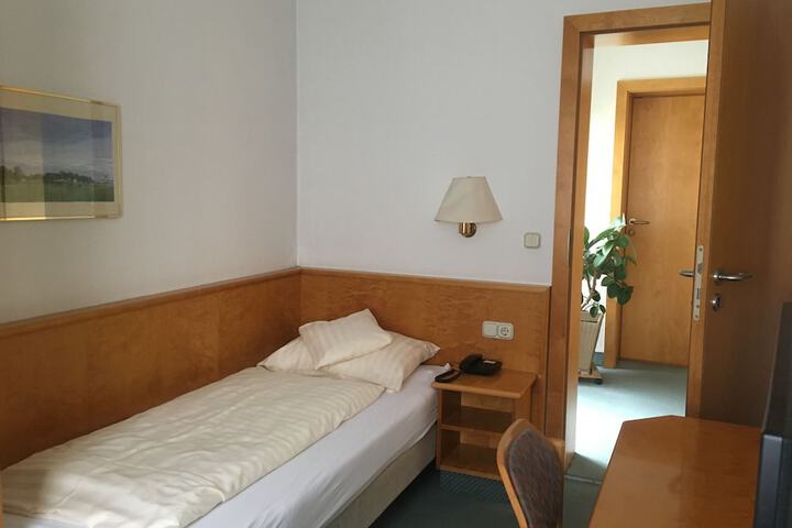 Room 5 of 17