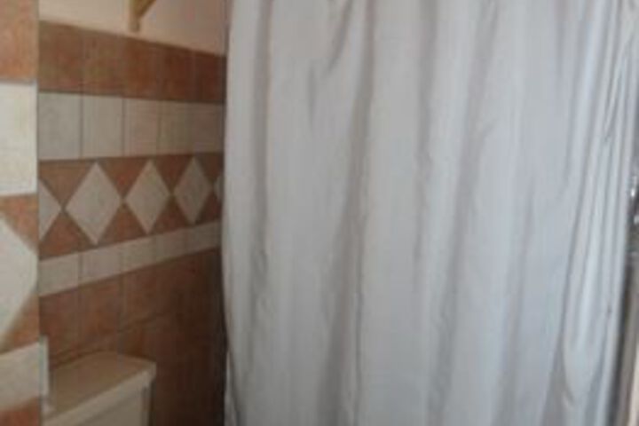 Room 10 of 163