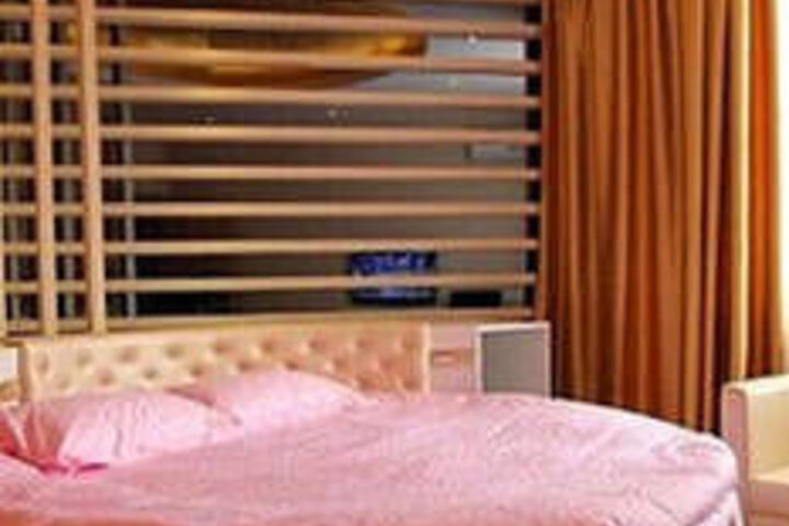 Room 47 of 83