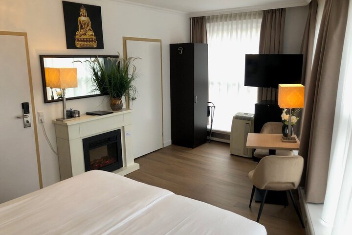 Room 27 of 59