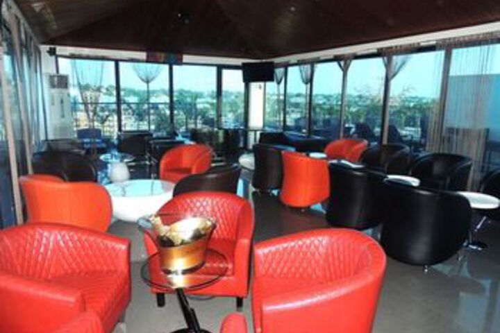 Lounge 55 of 95