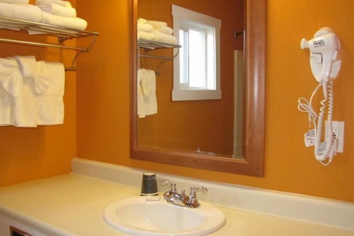 Room 32 of 52