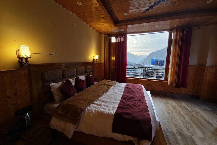 Room 10 of 27