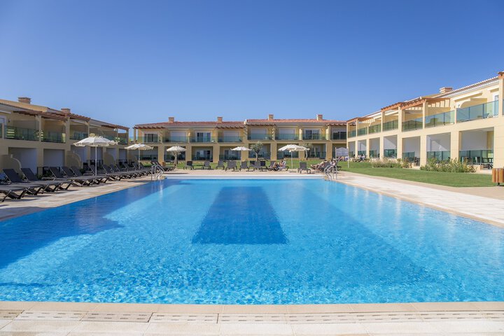 Pools & Facilities
