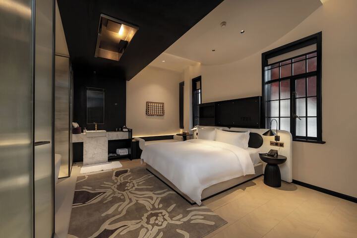 Room 10 of 134