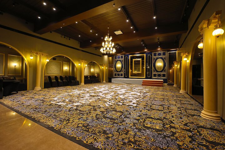 Ballroom/Hall 92 of 105