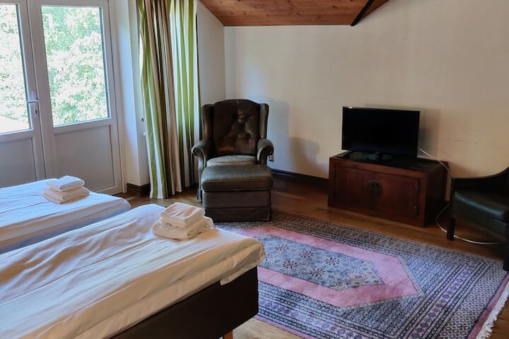 Room 14 of 104