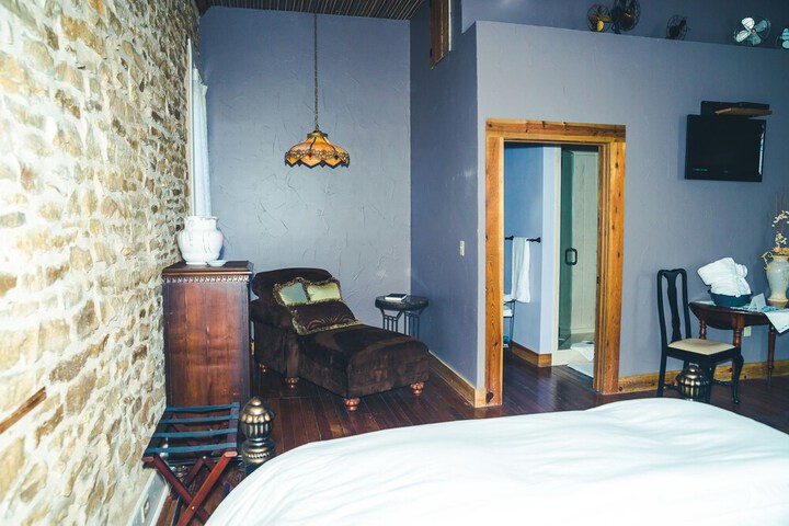 Room 9 of 9